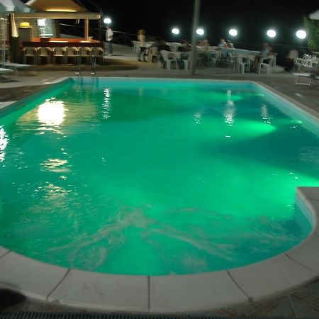 Agriturismo La Palombara Paola Ngoại thất bức ảnh