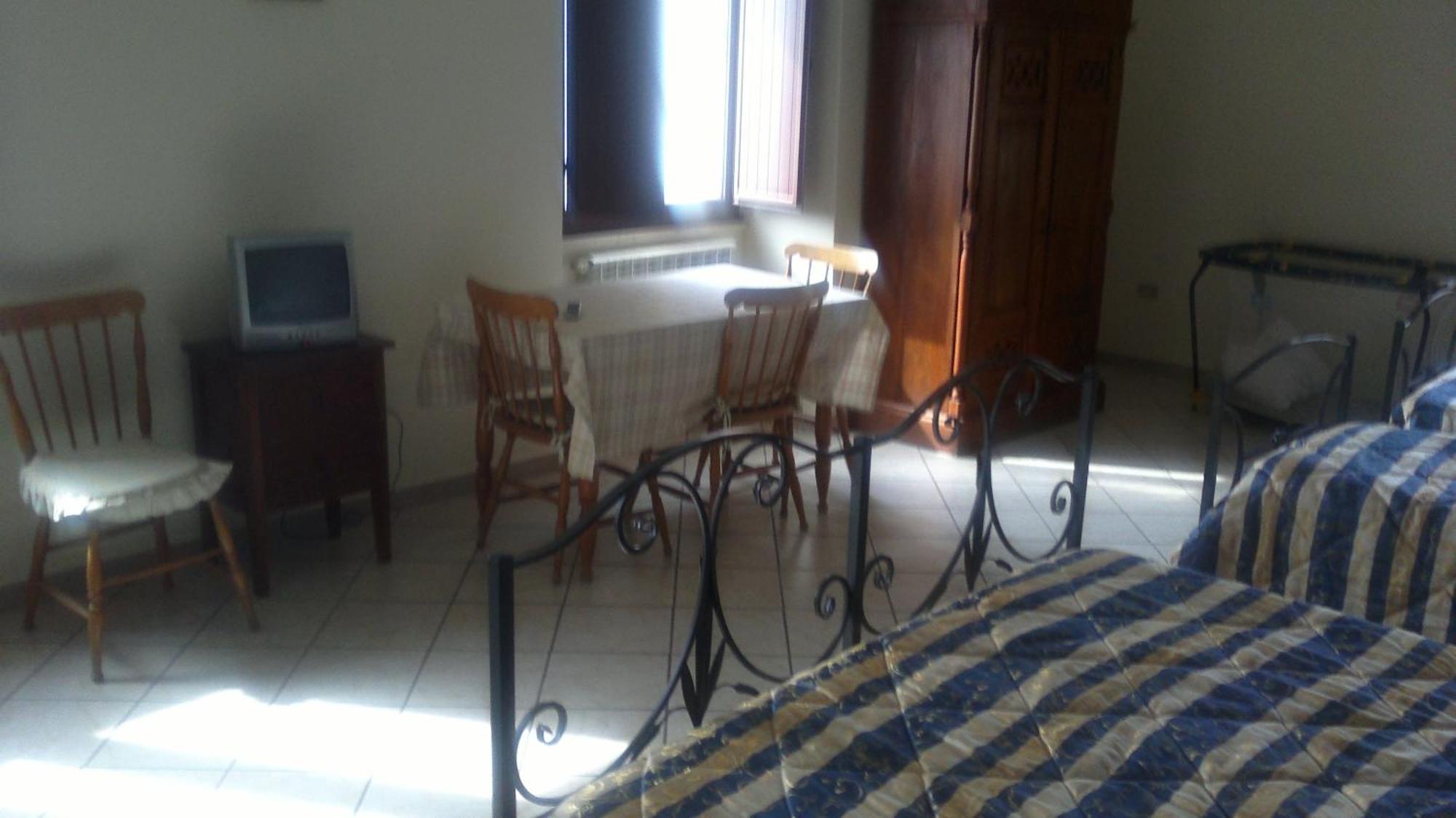 Agriturismo La Palombara Paola Ngoại thất bức ảnh