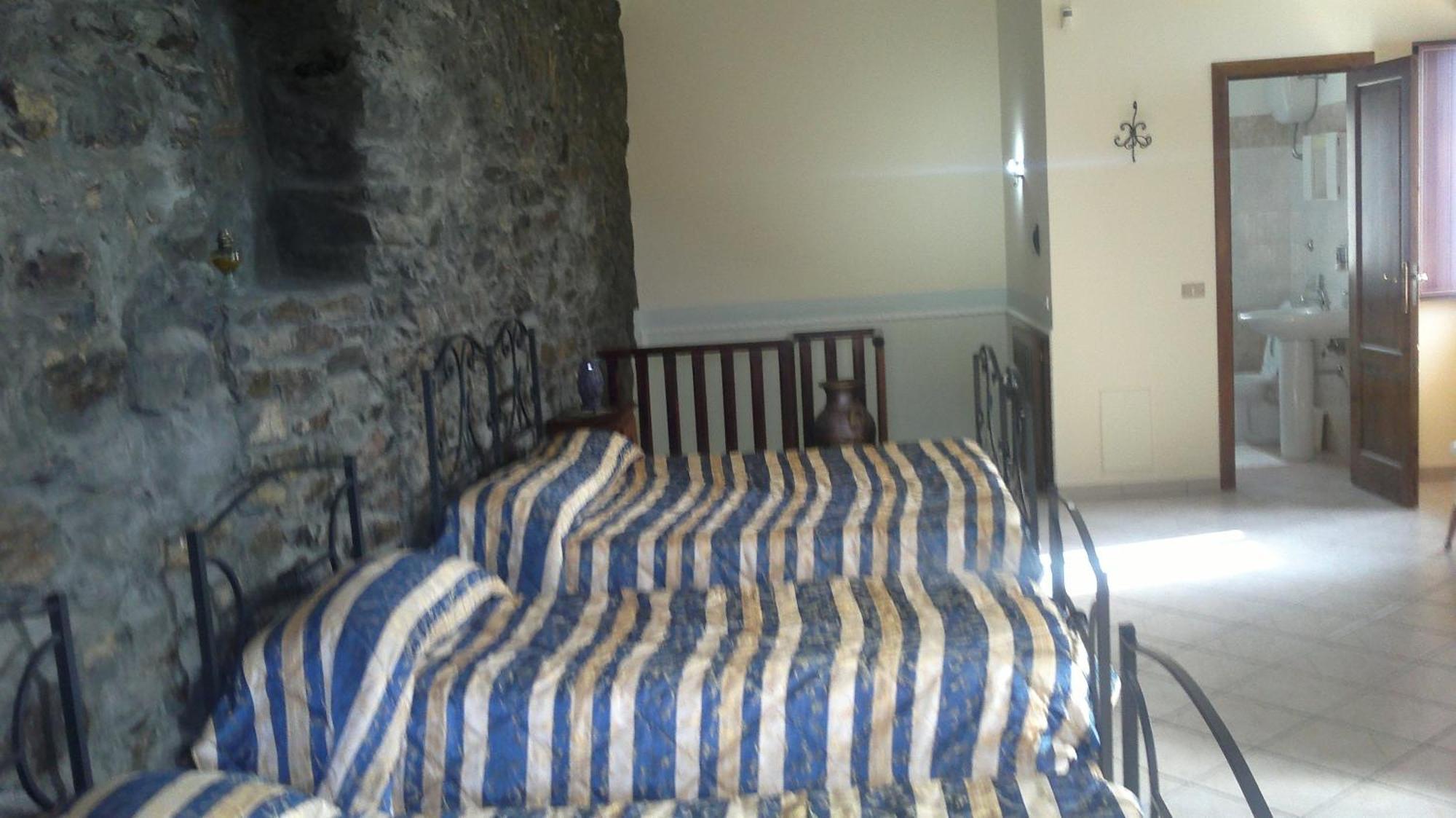 Agriturismo La Palombara Paola Ngoại thất bức ảnh