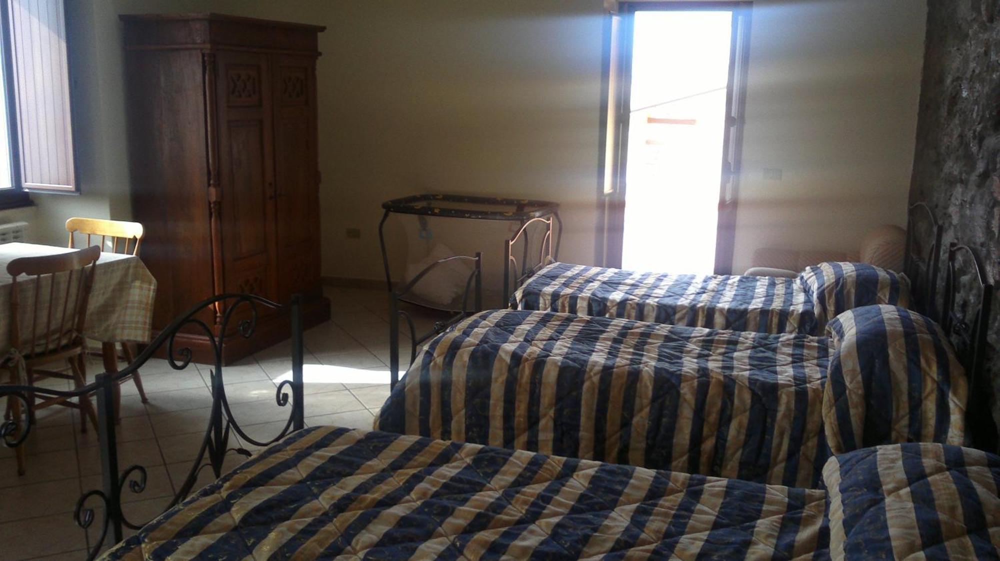 Agriturismo La Palombara Paola Ngoại thất bức ảnh