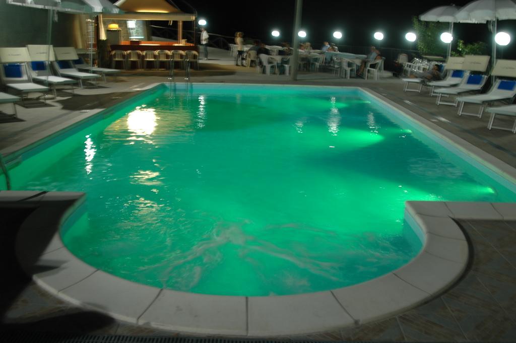 Agriturismo La Palombara Paola Ngoại thất bức ảnh