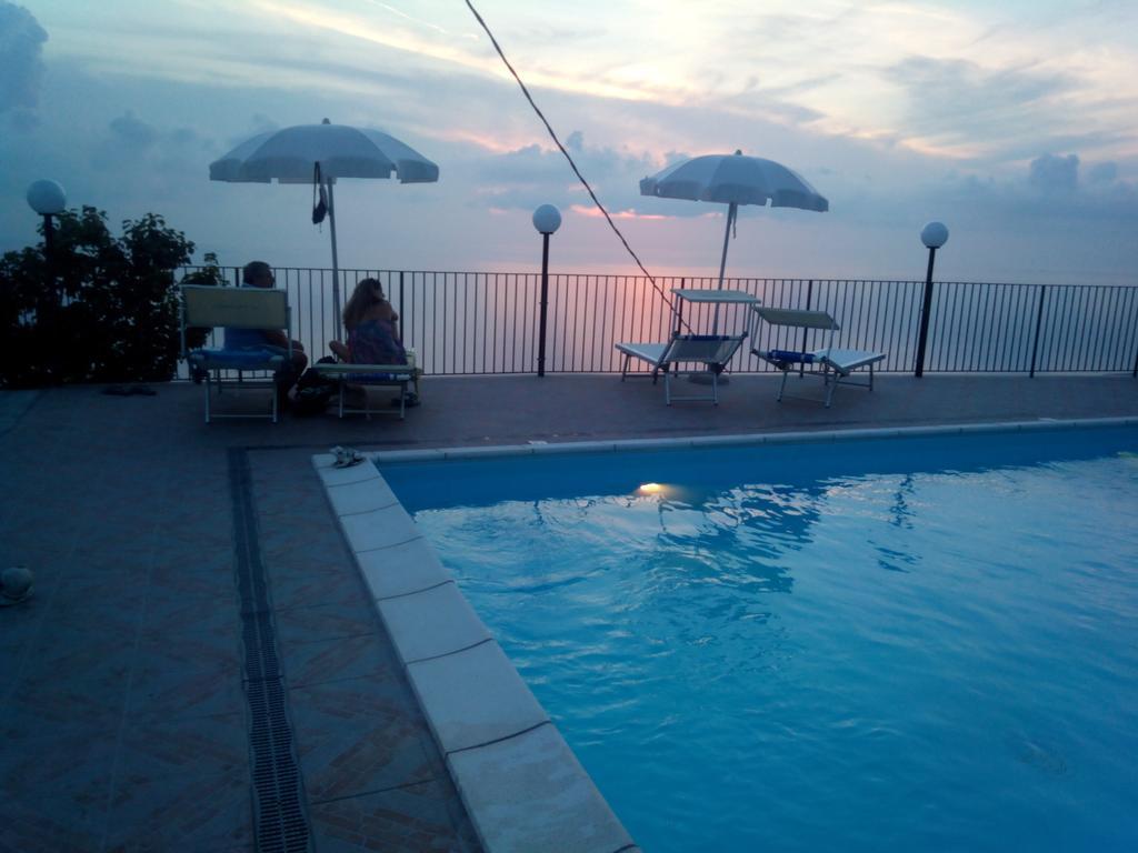 Agriturismo La Palombara Paola Ngoại thất bức ảnh