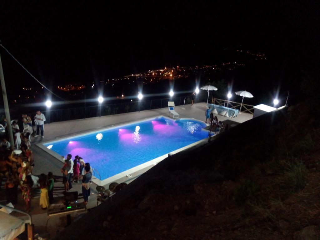 Agriturismo La Palombara Paola Ngoại thất bức ảnh